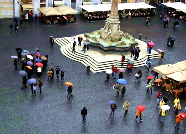 Pantheon Piazza